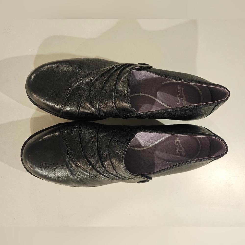 Dansko Womans Aimee Size 39 Black Leather Slip On Shoe